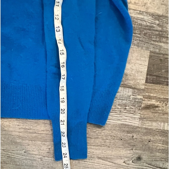 New Halogen V-Neck Cashmere Sweater - Picture 6 of 8